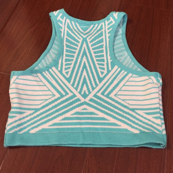 Knit crop top - Picture 2 of 3