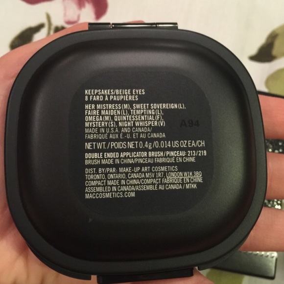 No offers!🎉Mac eyeshadow!Limited E - Picture 4 of 4