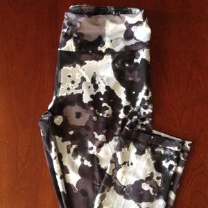 Women's activewear capris