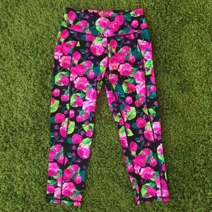 Betsey Johnson rose print capri leggings XS