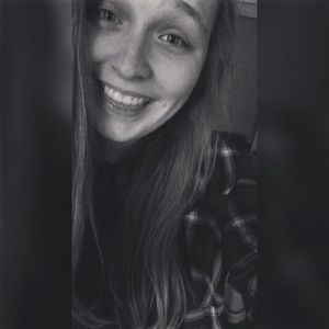 Meet your Posher, Becca