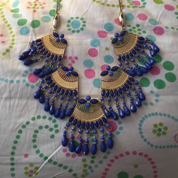 Francesca's fan statement necklace