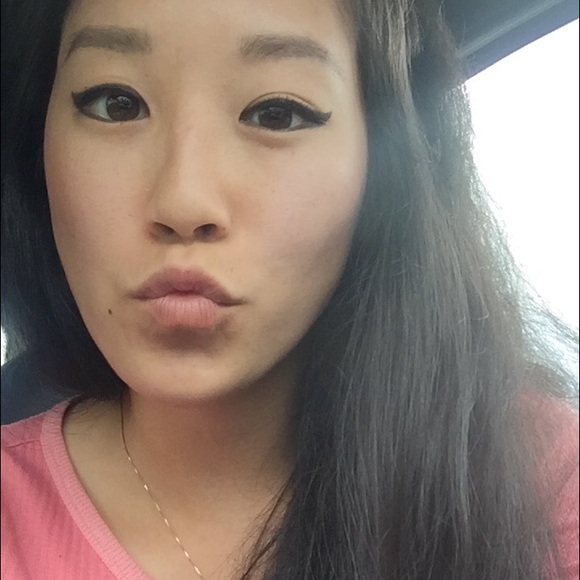 Meet your Posher, Elizabeth