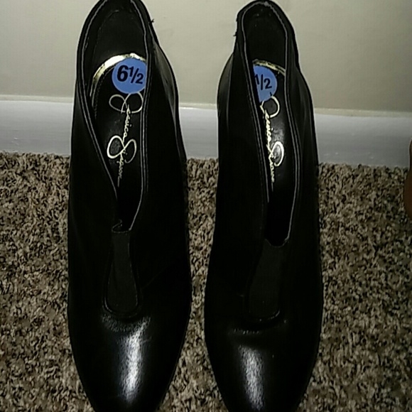 Black leather Jessica Simpson ankle boots