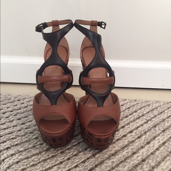 Alaia wedges