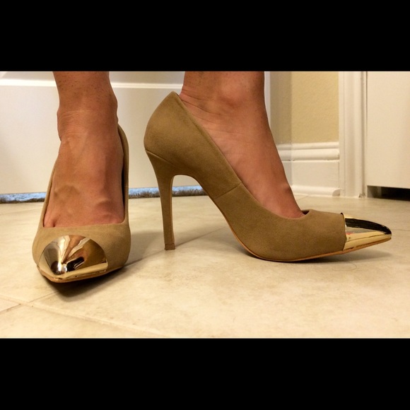 Mixx Shuz Teresa Nude & Gold Cap-Toe Pointed Pumps