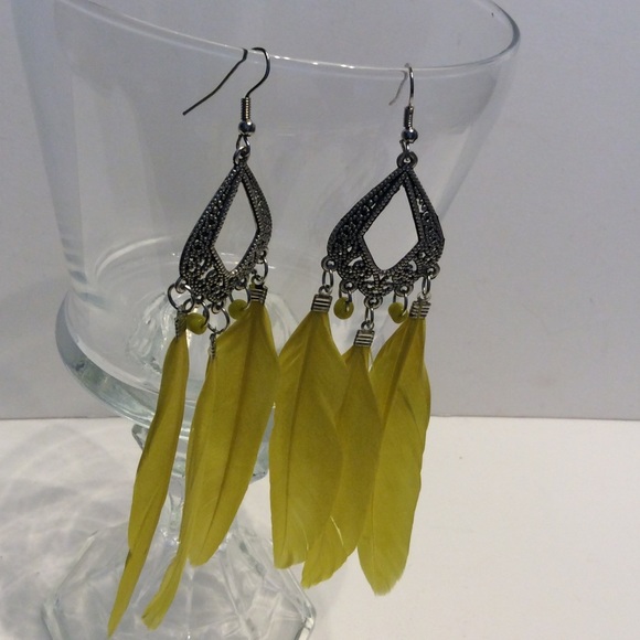 Feather Earrings 🆕