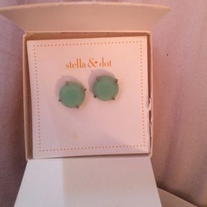 Stella and Dot Delphine Stone Studs