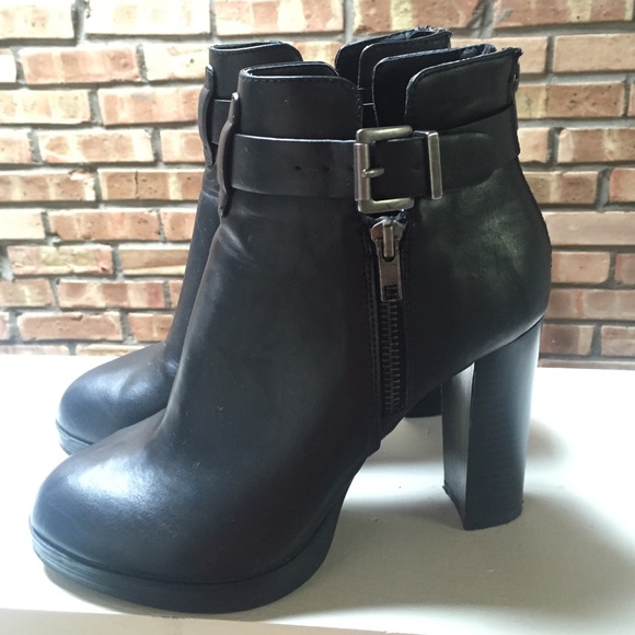 Forever 21 Shoes - Black heeled booties