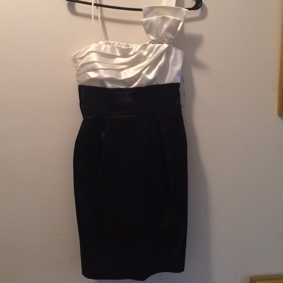 Classy Color Block Formal/Cocktail Dress