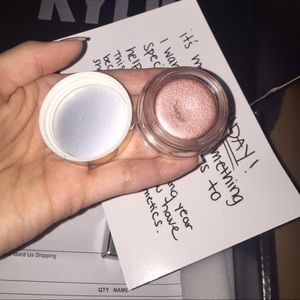 Rose gold Kylie birthday edition eyeshadow