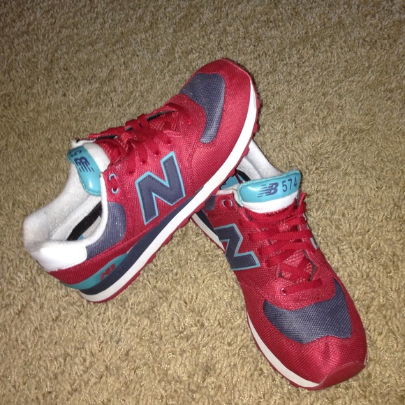New Balance 574 tennis shoes!!