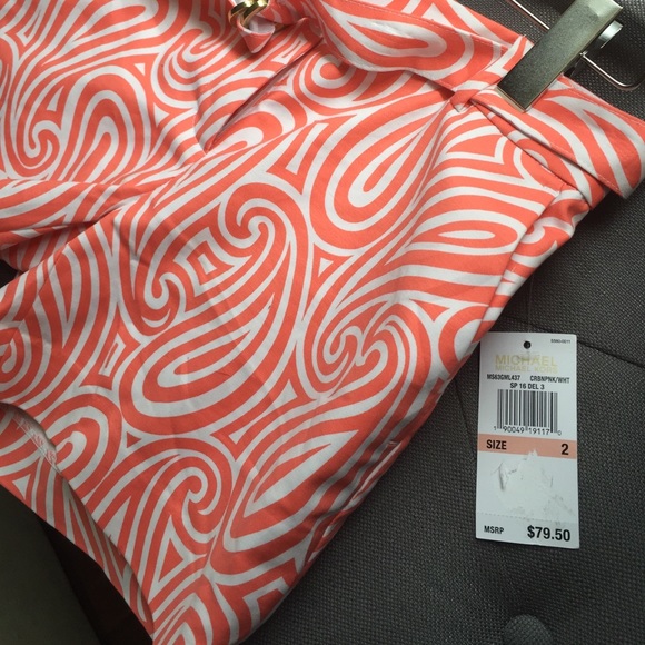 Michael Kors shorts - Picture 2 of 4