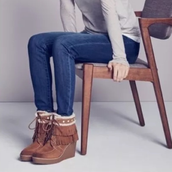 NEW Sam Edelman Kemper Fringe Suede Wedge Booties - Picture 4 of 4