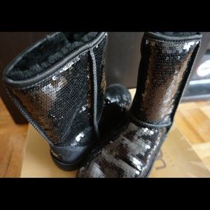 UGG Women's Classic Short Sparkles Boots in Black
