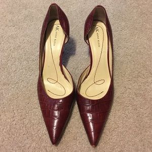 Anne Klein heel, size 9