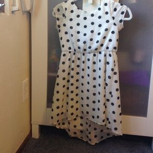 🚨FLASH SALE🚨Polka dot dress with bow in the back
