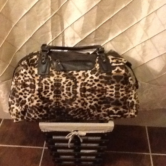 Leopard print overnight bag - Picture 1 of 4