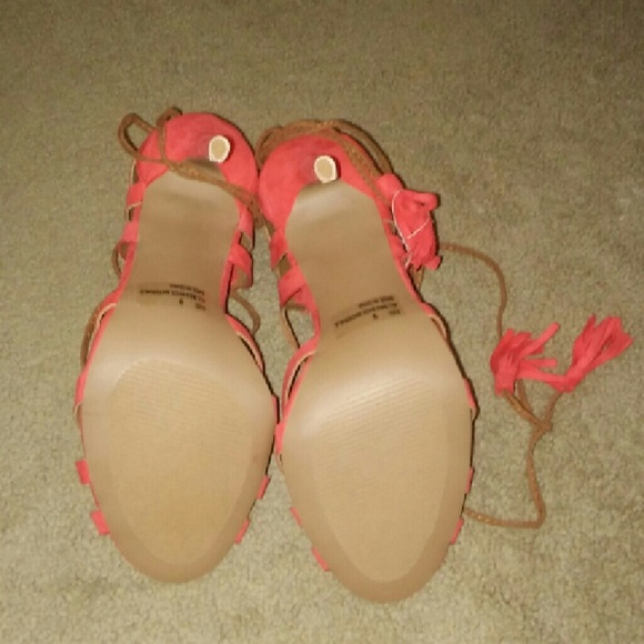 Heels - Picture 2 of 2