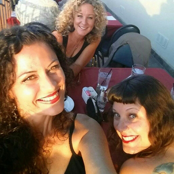 Meet your Posher, Jen - Picture 3 of 4