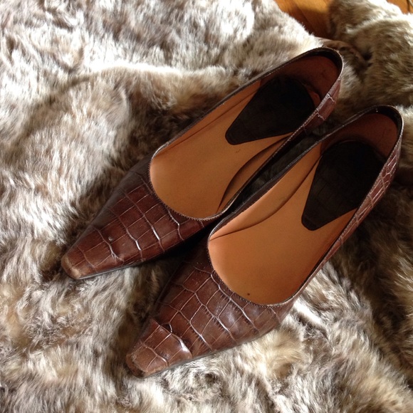 Ann Taylor loft faux skin pumps