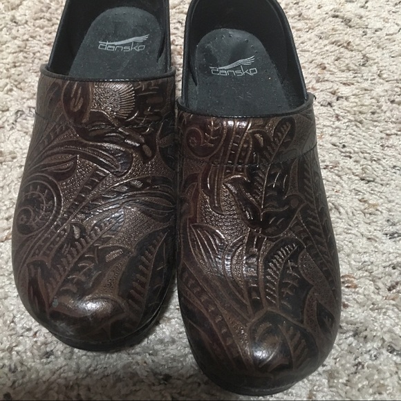 Dansko brown clogs