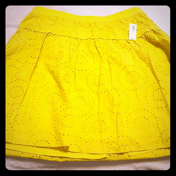 Old Navy Yellow Skirt - Picture 1 of 4