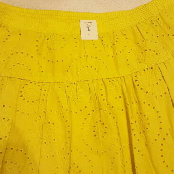 Old Navy Yellow Skirt - Picture 2 of 4
