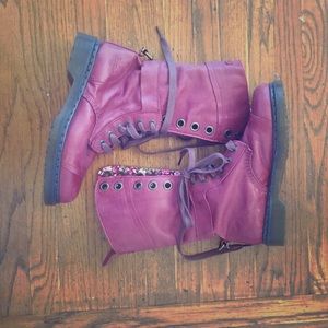 Dr. Marten boots, red leather lace up boots.
