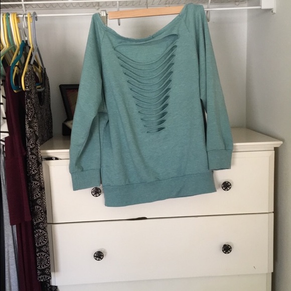 Sweater💋 - Picture 2 of 2