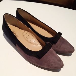 Vaneli suede flat size7.5 look like new