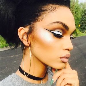 Meet your Posher, Yasmine