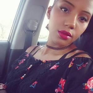 Meet your Posher, Mitshella