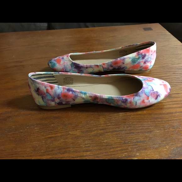**SOLD** Ballet Flats - Picture 3 of 3