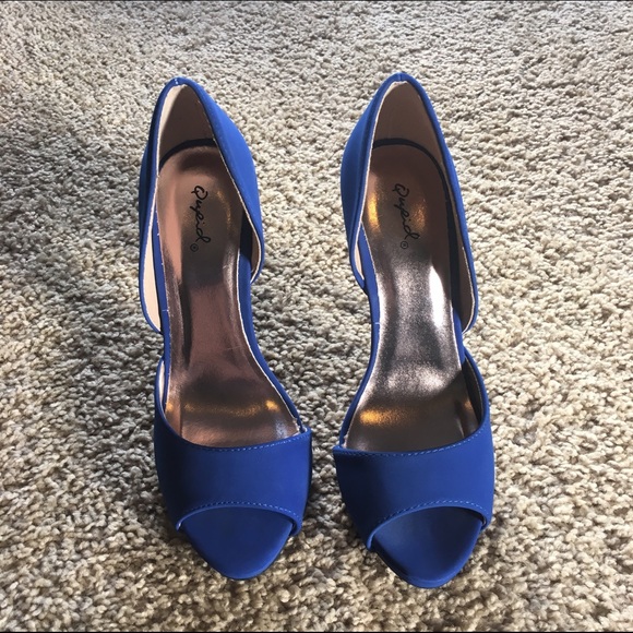 ✨NWT - Sapphire Blue Heels ✨ - Picture 3 of 4