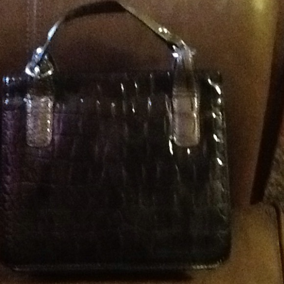 Guess - Picture 3 of 3