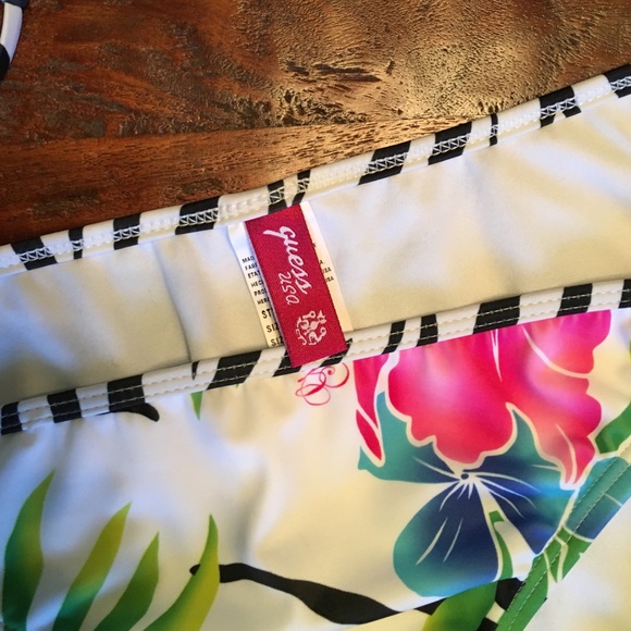 NWOT Guess Swimsuit - Picture 2 of 6