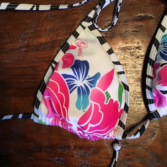 NWOT Guess Swimsuit - Picture 3 of 6