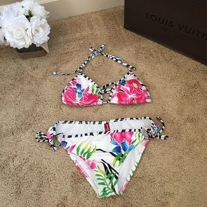 NWOT Guess Swimsuit