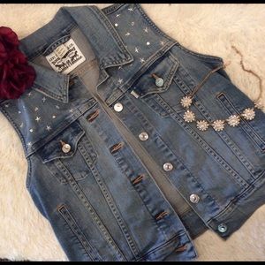 Levi denim vest medium