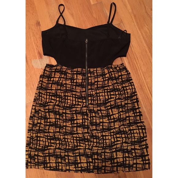 Dress - Picture 2 of 3