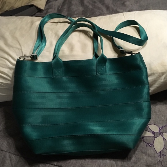 Harvey's seatbelt purses