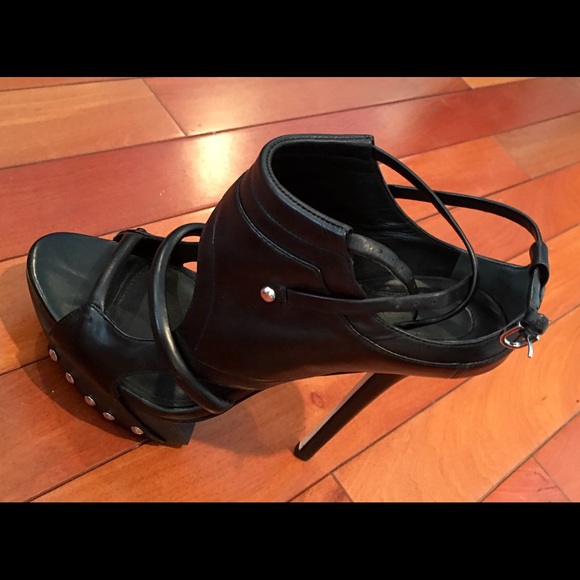 Camilla Svavgaard black heels 39