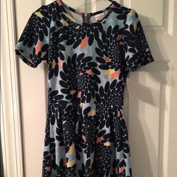 *SOLD* BNWT Lularoe Medium Amelia Unicorn Spiral