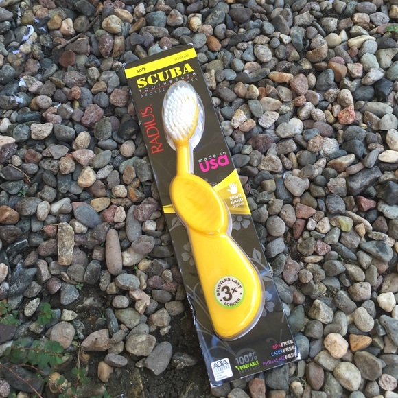 Radius Scuba Toothbrush - Picture 2 of 4