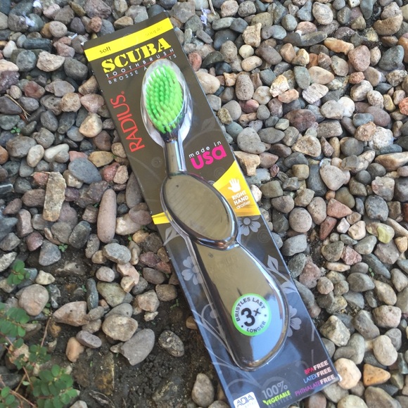 Radius Scuba Toothbrush - Picture 3 of 4
