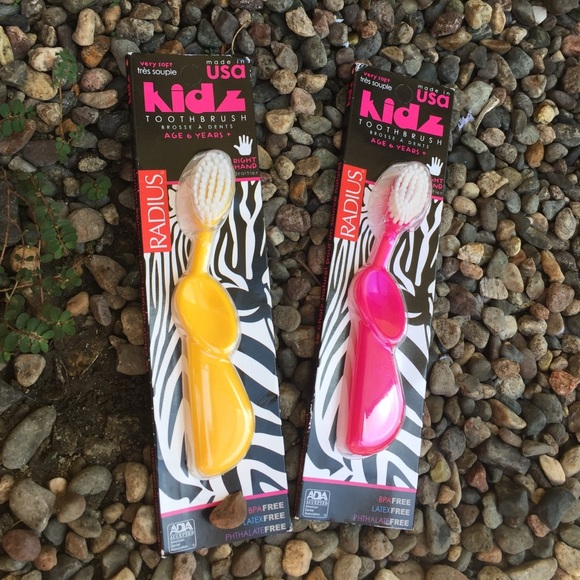 Radius Kidz Toothbrush - Picture 1 of 4