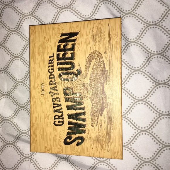 Grav3yardgirl Swamp Queen Palette