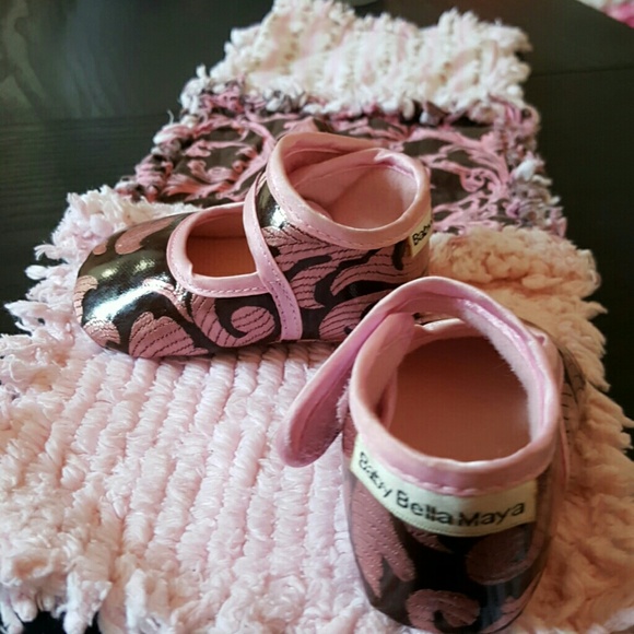 Newborn posh damask crib shoes.