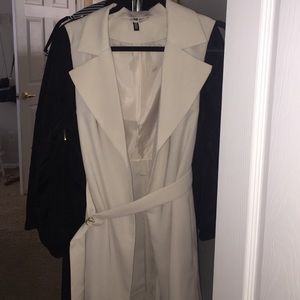 Long Sleeveless Blazer